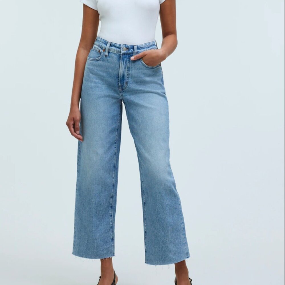 The Petite Curvy Perfect Vintage Wide-Leg Crop Jean